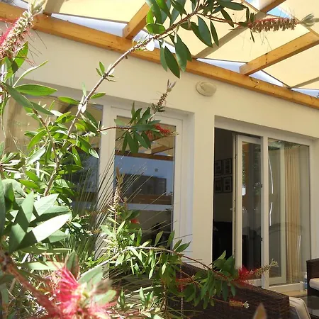 Teuta アパート ザダル