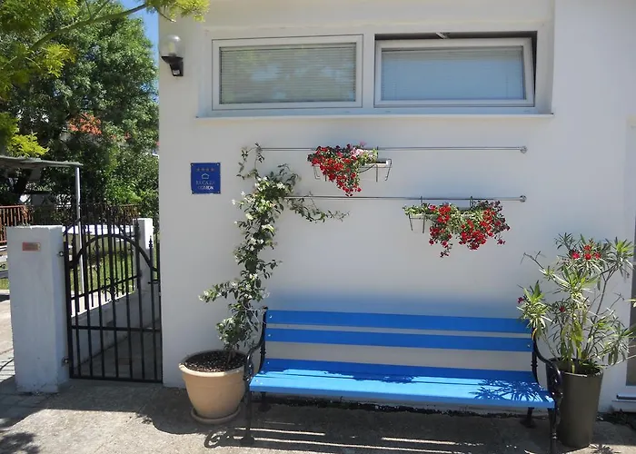 Teuta アパート ザダル